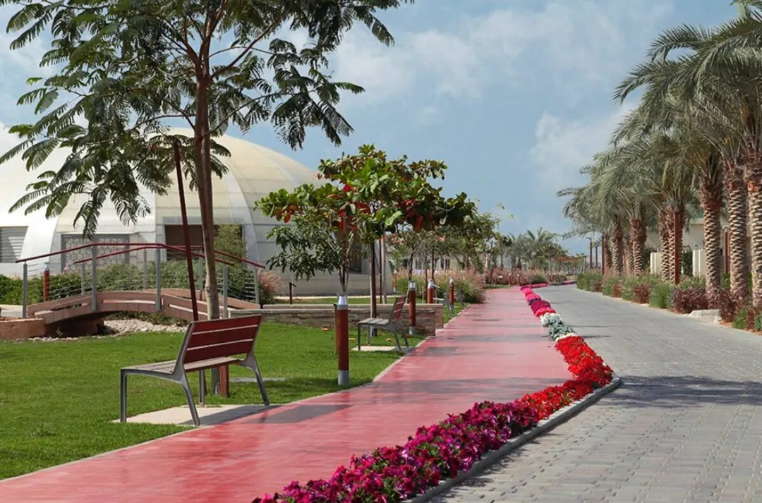 The Sustainable City, gardens and walkways